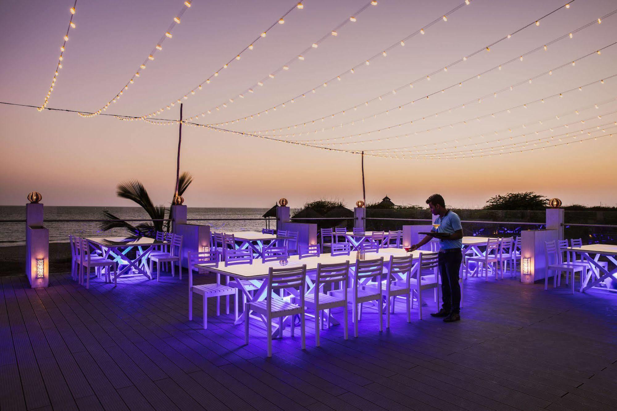 Serena Beach Resort Māndvi Extérieur photo