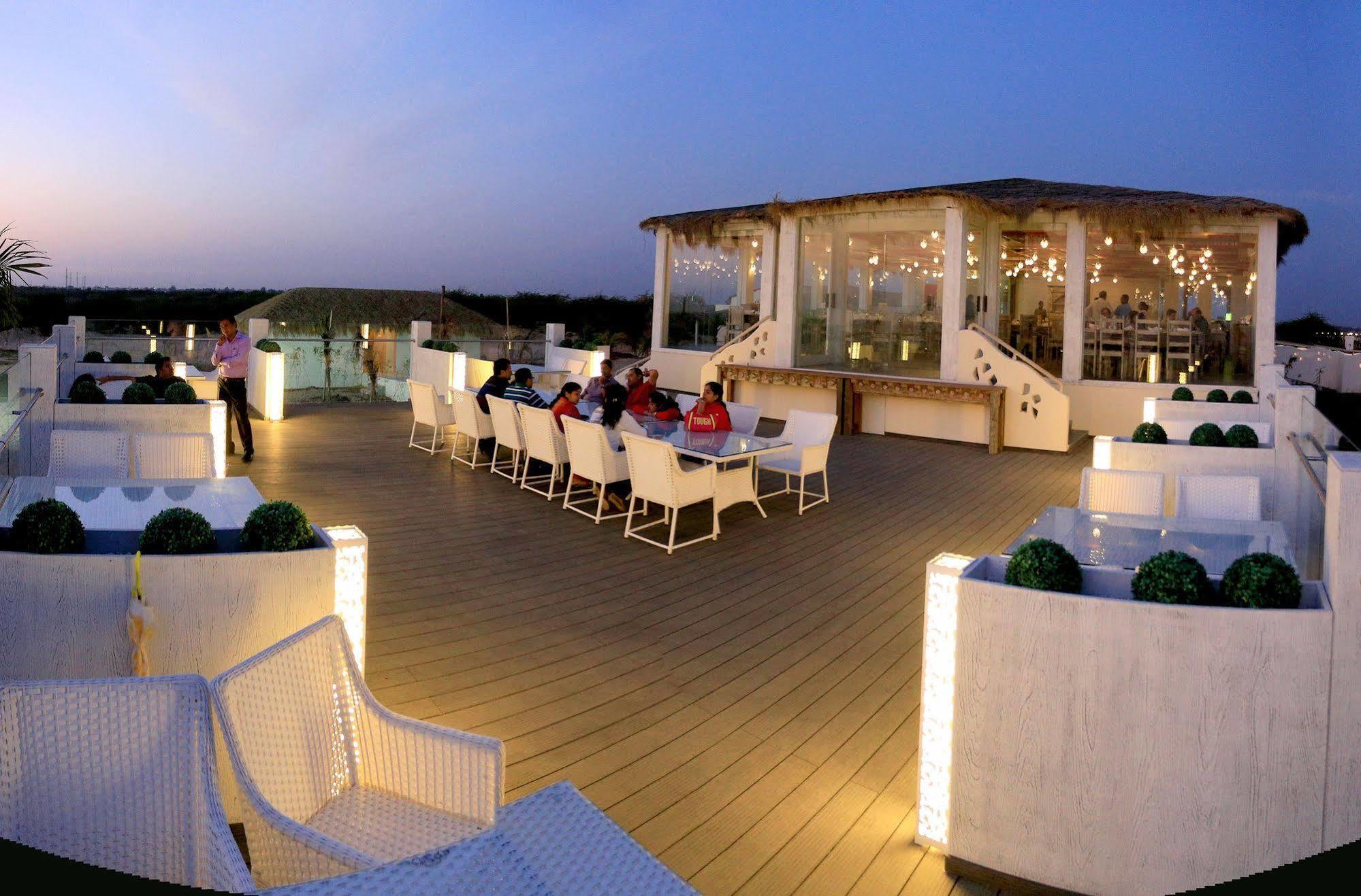 Serena Beach Resort Māndvi Extérieur photo